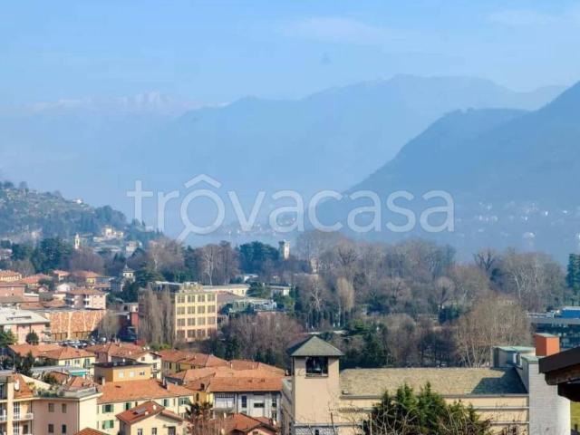 Trilocale in affitto a Como via della Conciliazione, Tavernola
