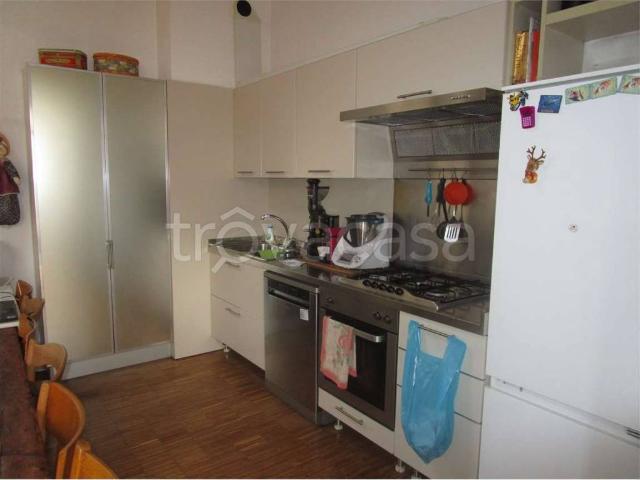 Trilocale in affitto a Como via Valleggio, 16, San Martino