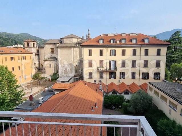 Trilocale in affitto a Como viale Varese, Centro Storico