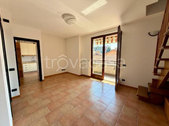 Trilocale in affitto a Desio