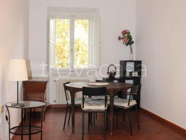Trilocale in affitto a Firenze via della Fonderia, Ponte alla Vittoria
