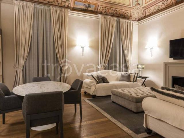 Trilocale in affitto a Firenze via della Vigna Nuova, Piazza della Repubblica