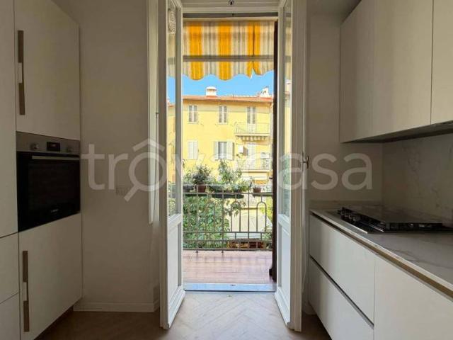 Trilocale in affitto a Firenze viale dei Mille, Cure