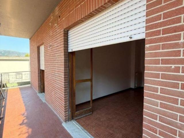 Trilocale in affitto a Guidonia Montecelio viale dell'Unione, 2