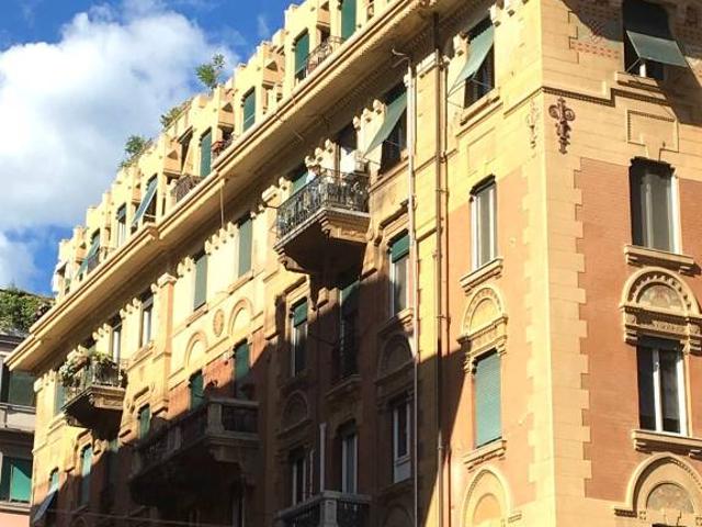 Trilocale in affitto a Genova via Cesarea, 17, Quadrilatero