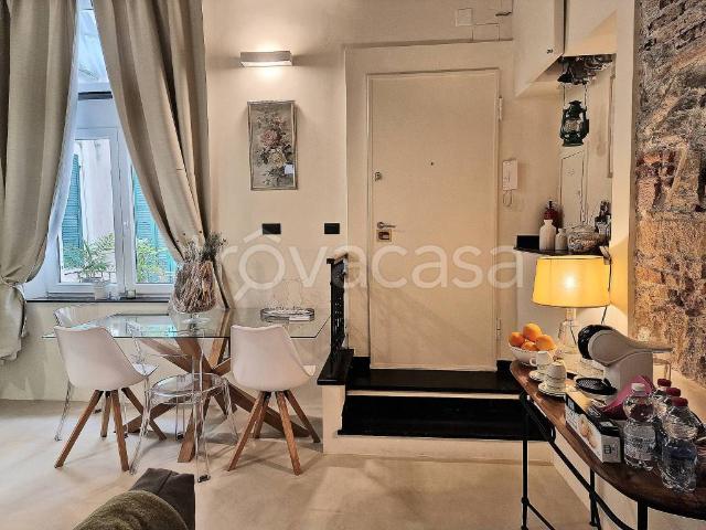 Trilocale in affitto a Genova via Francesco Petrarca, Centro Città