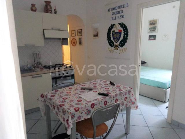 Trilocale in affitto a Ischia via Osservatorio