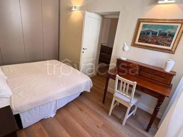 Trilocale in affitto a Lucca via di Piaggia, Piazza Anfiteatro Torre Guinigi