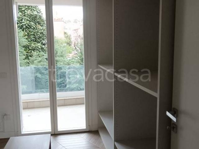 Trilocale in affitto a Latina viale Francesco Petrarca, Centro
