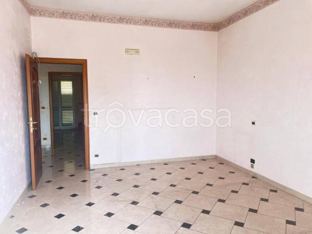 Trilocale in affitto a Reggio di Calabria via Saracinello, Ravagnese