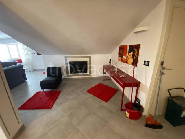 Trilocale in affitto a Rodello viale Rimembranza, 6