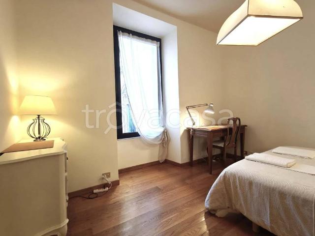Trilocale in affitto a Roma, Spagna