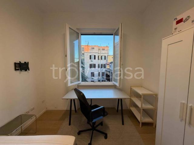 Trilocale in affitto a Roma via Alfredo Baccarini, Appio latino