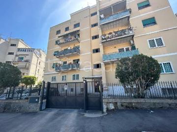 Labaro, Roma Lazio, Lazio - Cantina, Parcheggio auto