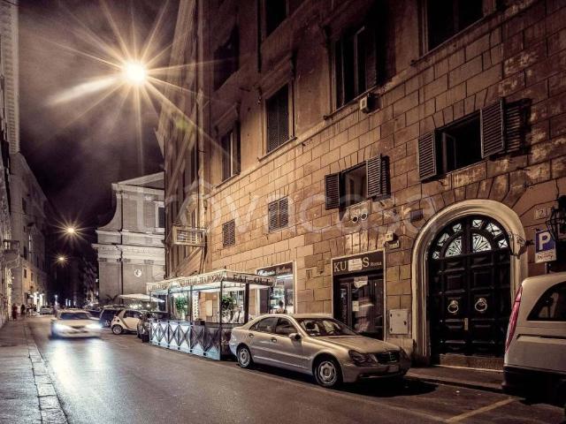 Trilocale in affitto a Roma via della Mercede, Spagna