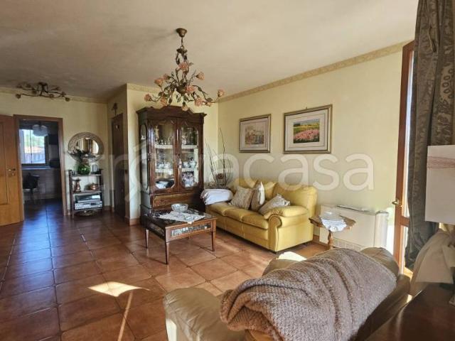 Trilocale in affitto a Roma via della Fotografia, Rinnovamento