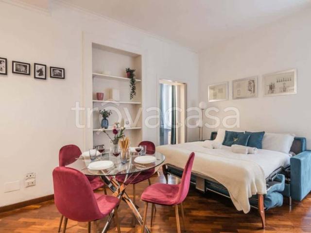Trilocale in affitto a Roma via Frattina, Spagna