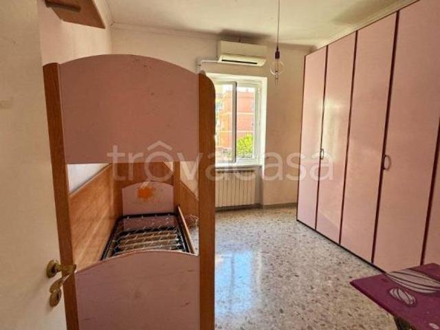 Trilocale in affitto a Roma via Villa Collemandina, Trullo Colle del Sole
