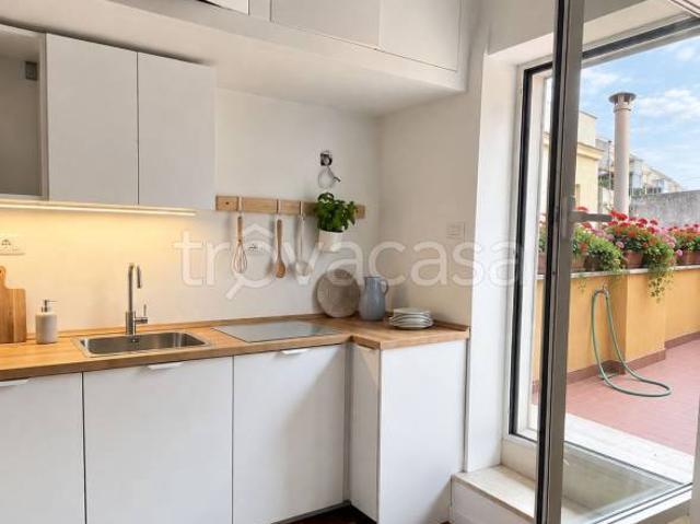 Trilocale in affitto a Roma vicolo del Cinque, Trastevere