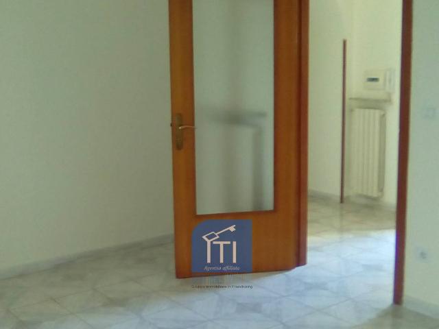 TRILOCALE in affitto a Sant'Antimo
