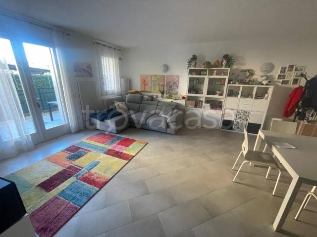Trilocale in affitto a Teolo via Ippolito Nievo, 1, Feriole