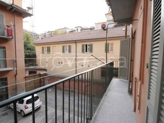 Trilocale in affitto a Torino via Fratelli Calandra, Via della Rocca