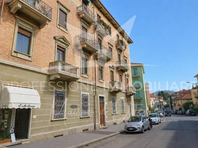 Trilocale in affitto a Torino via Montemagno, 39, Madonna del Pilone