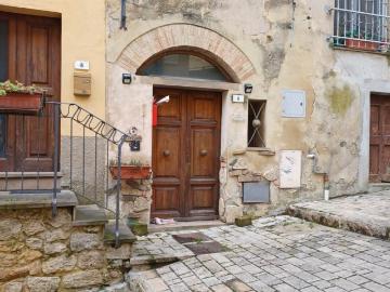 Trilocale in affitto a Volterra