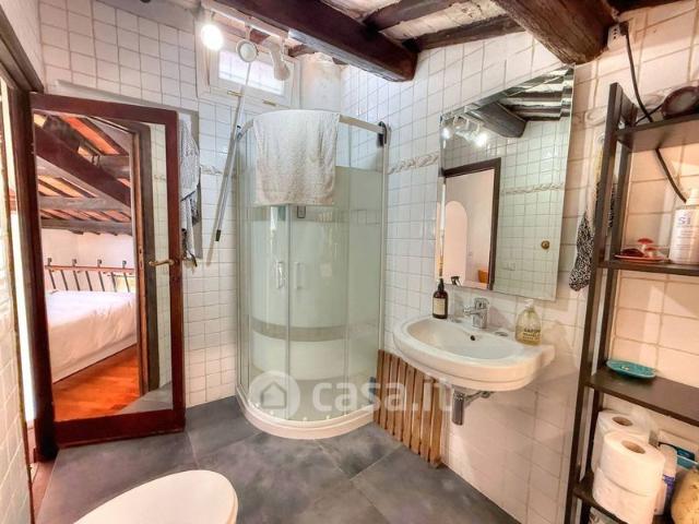 Trilocale in Affitto in Via della Pelliccia a Roma