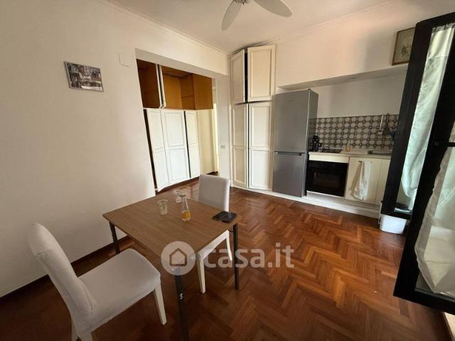 Trilocale in Affitto in Via Marechiaro a Napoli