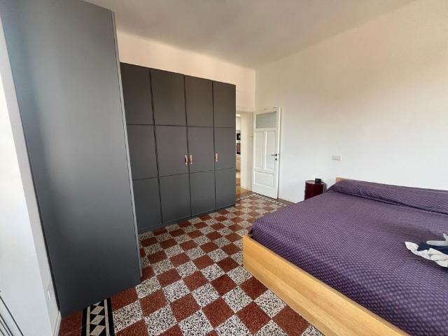 Trilocale in Piazza Prealpi, Milano