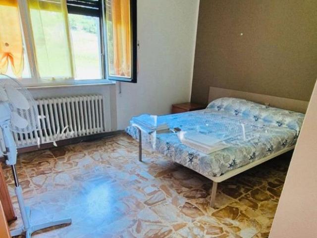 Trilocale in prvc di Como posto auto e terrazzo
