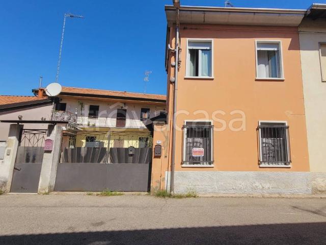 Trilocale in vendita a Magnago via Francesco Baracca