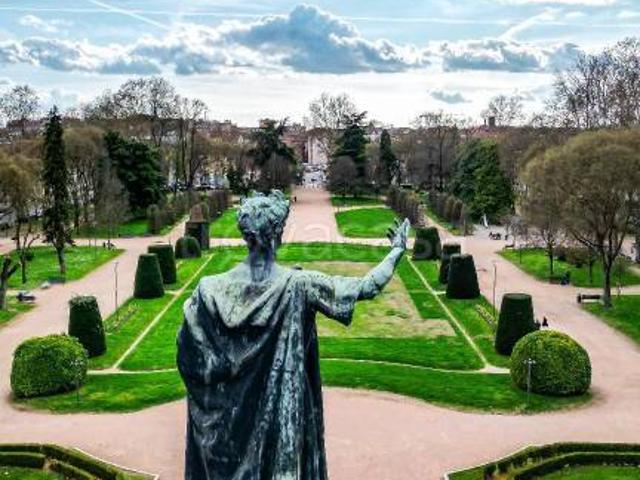 Trilocale in vendita a Mantova piazza Virgiliana, Centro