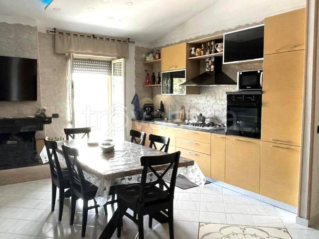 Quadrilocale in vendita a Melito di Napoli via Roma, 80
