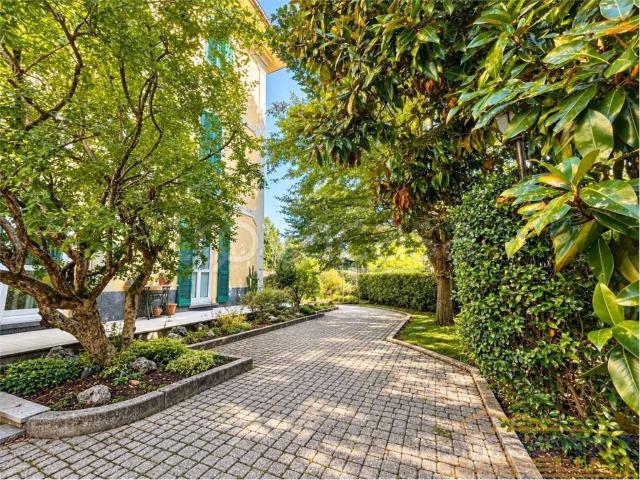 Trilocale in vendita a Merate viale Cornaggia, 18