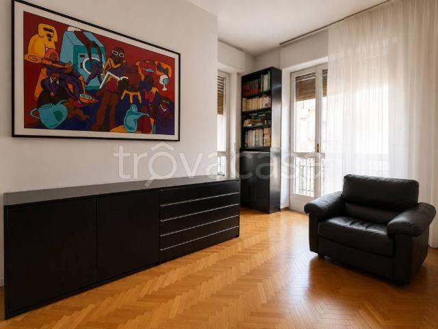 Trilocale in vendita a Milano via della Sila, 6, Città Studi