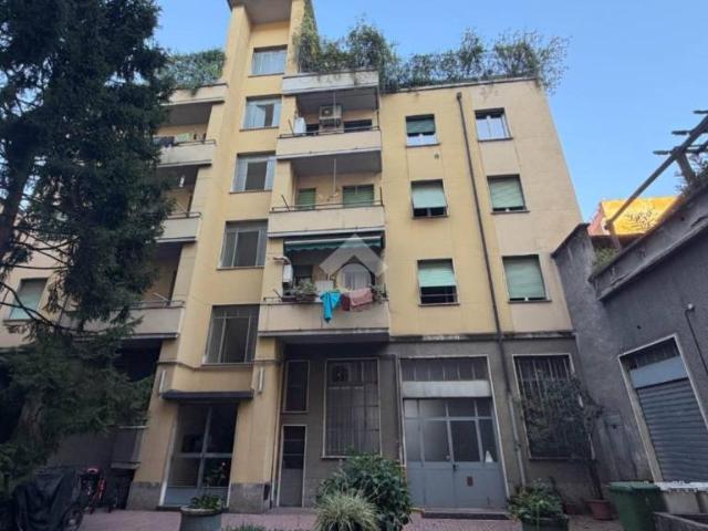 Trilocale in vendita a Milano via Friuli, 74, Cadore