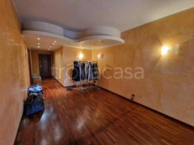 Trilocale in vendita a Milano via Luigi Alamanni, Vigentino Fatima