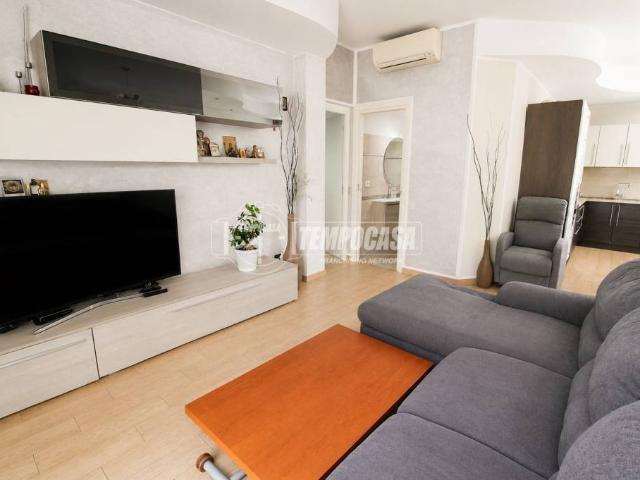 Trilocale in vendita a Milano via Privata Val Maggia 6, Corvetto
