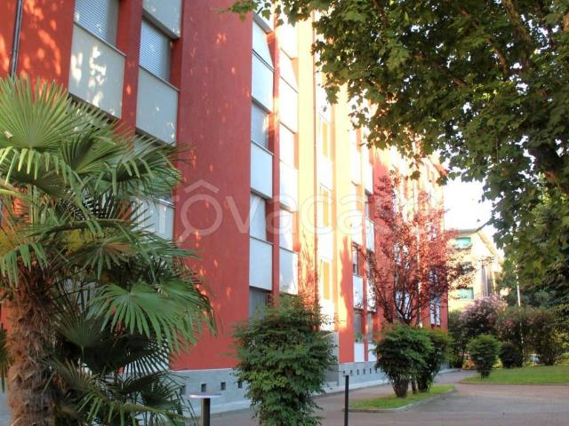 Trilocale in vendita a Milano via Vittorio Barzoni, 2, Corvetto