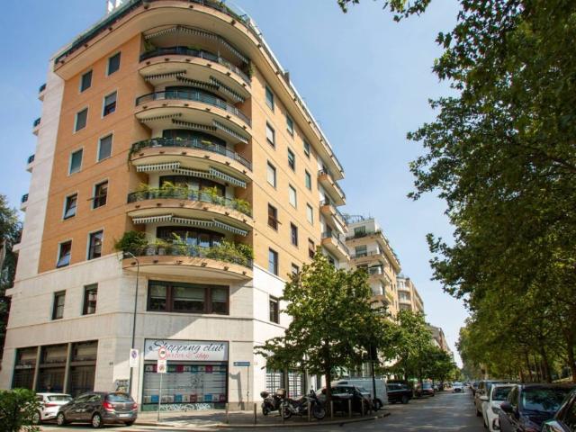 Trilocale in vendita a Milano viale Vittorio Veneto, 24, Repubblica