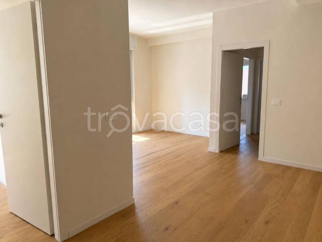 Trilocale in vendita a Milano, Cenisio