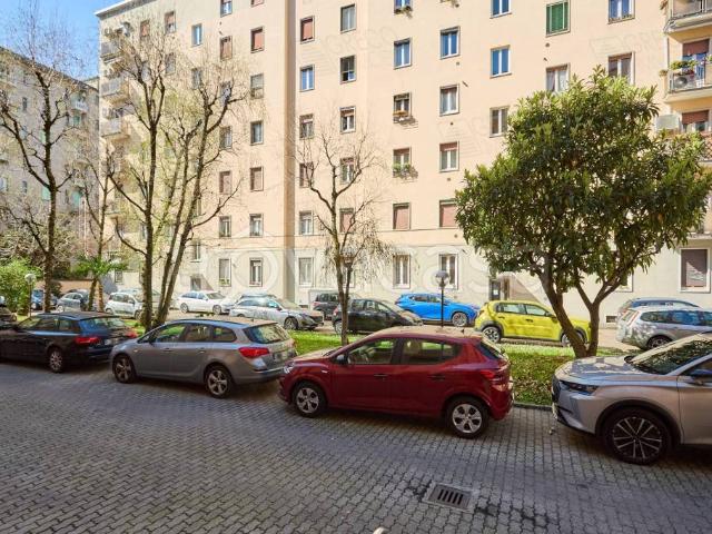 Trilocale in vendita a Milano, Corvetto