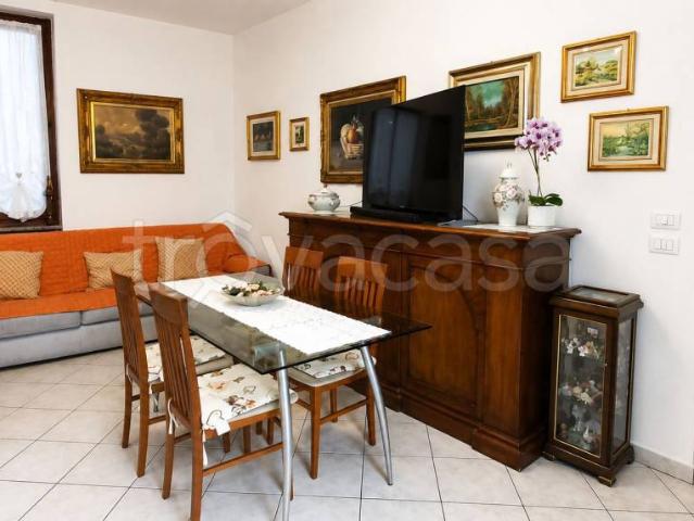 Trilocale in vendita a Misinto via dei Caduti, 17