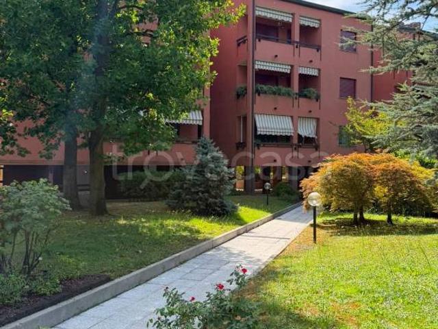 Trilocale in vendita a Monza, Sant'Albino Cascine Bastoni