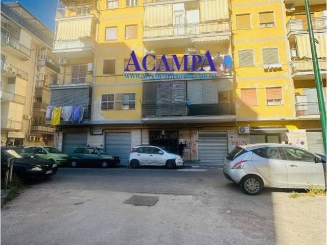 Trilocale in vendita a Napoli via Fratelli Rosselli, Secondigliano