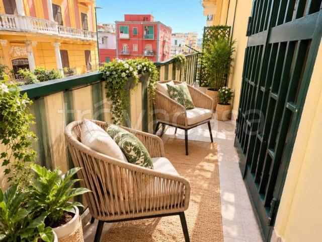 Trilocale in vendita a Napoli via Ilioneo, Bagnoli