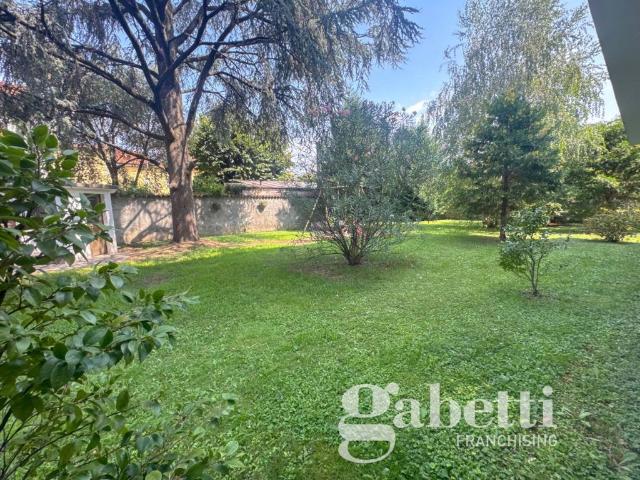 Trilocale in vendita a Busto Arsizio, Piazza Santa Maria