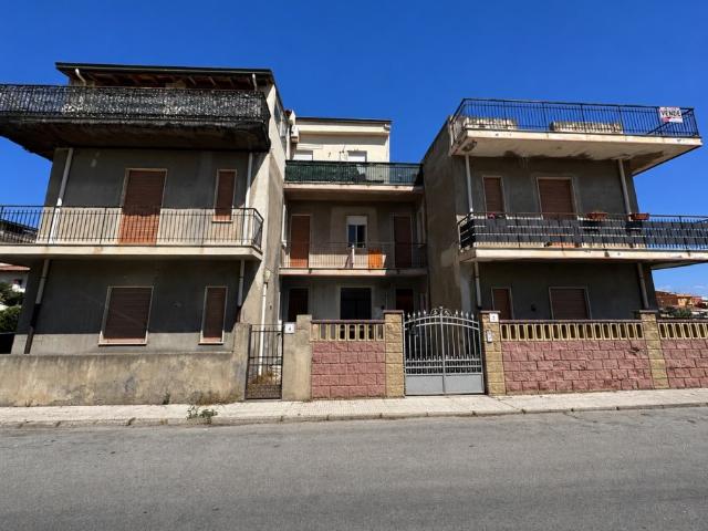 Trilocale in vendita a Barcellona Pozzo di Gotto